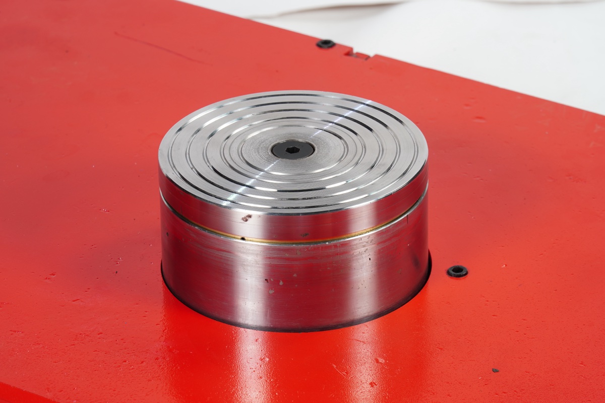 Shenghe heavy load AGV load-bearing pad — precision-machined spiral surface distributes 10-50 ton point load